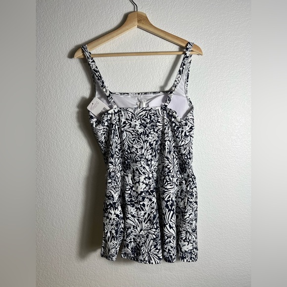 New beyond control white black pattern swimsuit one piece XXL tummy control - Picture 3 of 4